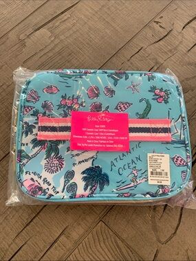 NWT—-Lilly Pulitzer Amalfi Blue Lilly’s Road-trip Cosmetic Case